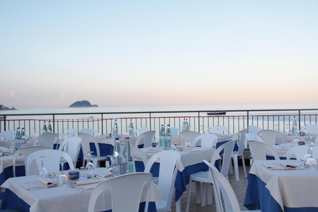 Hotel Nuovo Al Mare Alassio Exterior photo